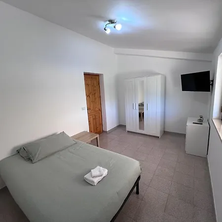 Edoardo - 350mt Dal Mare Feriehus *